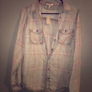Maurice’s size Small NWT thin button up